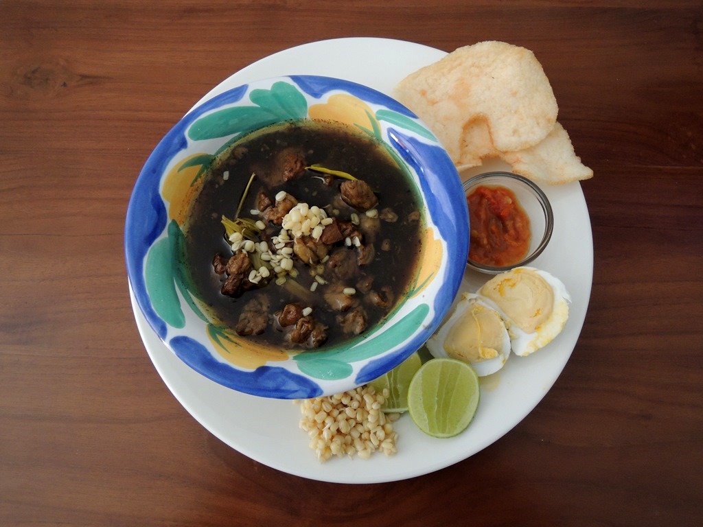 Kuliner Nusantara Nasi Rawon si Hitam Lezat dari Jawa 